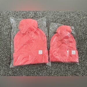 BNWT Lou Lou & Company Mommy & Me Pom Beanies - Melon